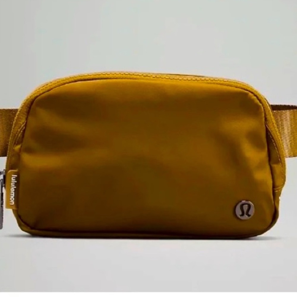 Lululemon Everywhere Belt Bag 1L (Burnt Caramel)